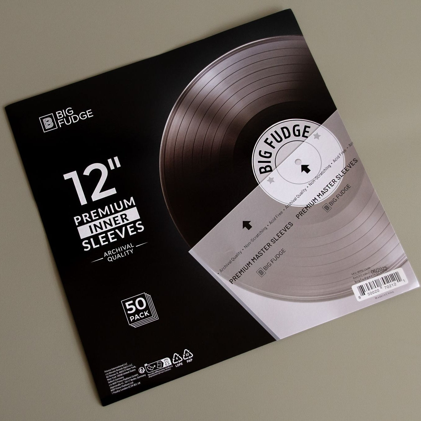 Verpakking met 50 Big Fudge premium antistatische binnenhoezen met rijstpapierlaag voor 12-inch vinylplaten