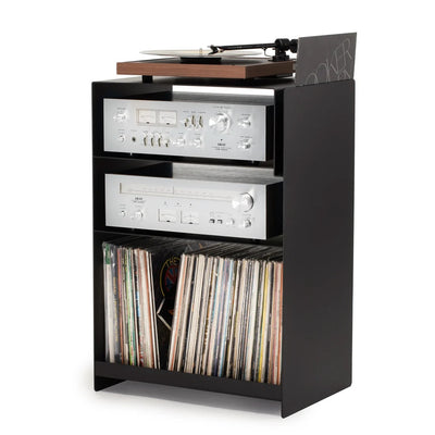 Zwarte LOIA La Console Acier platenkast met platenspeler, hifi-apparatuur en vinylplaten in het onderste vak
